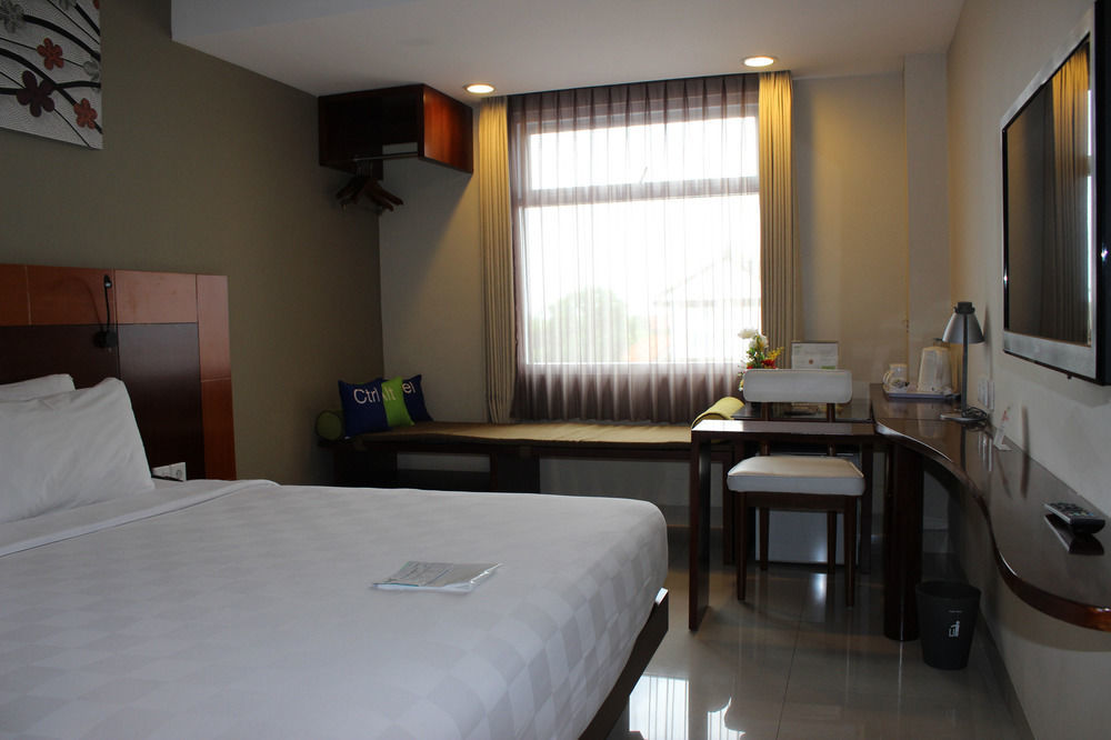 Primebiz Hotel Kuta Kuta Lombok Exterior foto